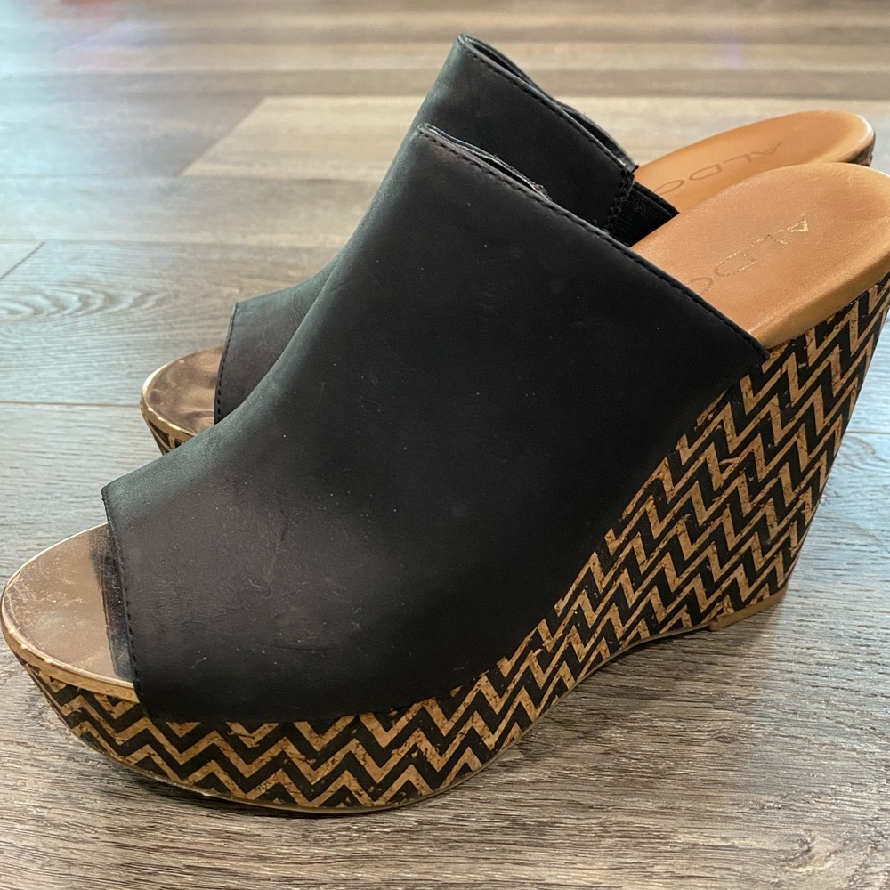 Black chevron wedges